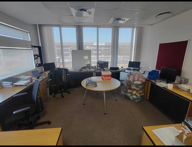 190M² OFFICE TO LET IN MIDRIDGE PARK